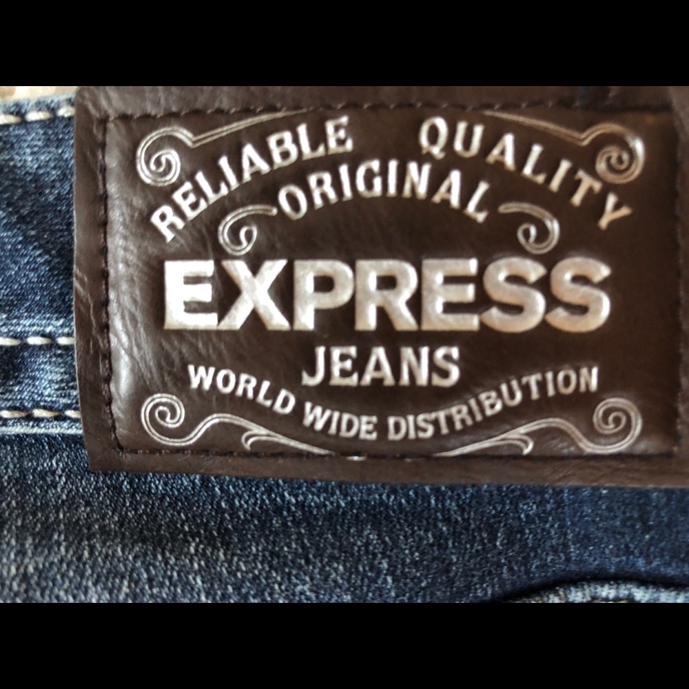 Never worn, hard stitching, bootcut.